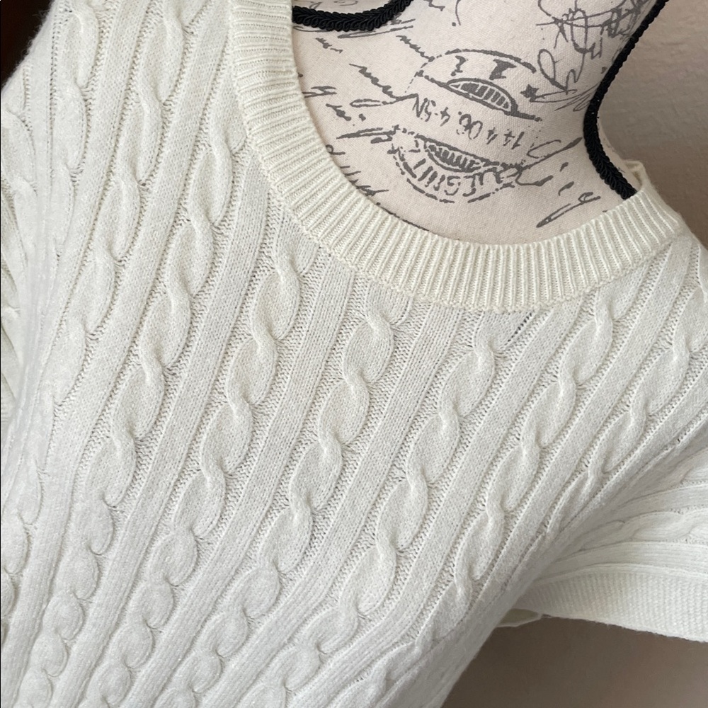 Gilli Sweater - Picture 2 of 5